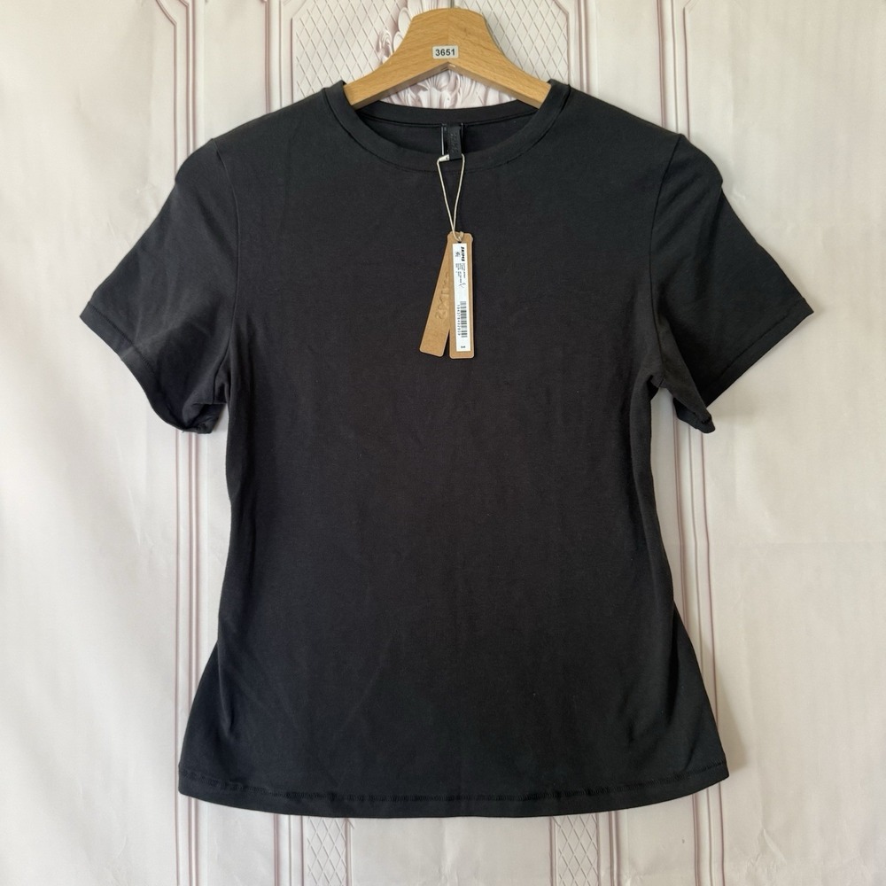 SKIMS Cotton Jersey Short Sleeve T-Shirt Soot Black Size Large NWT - Picture 8 of 10